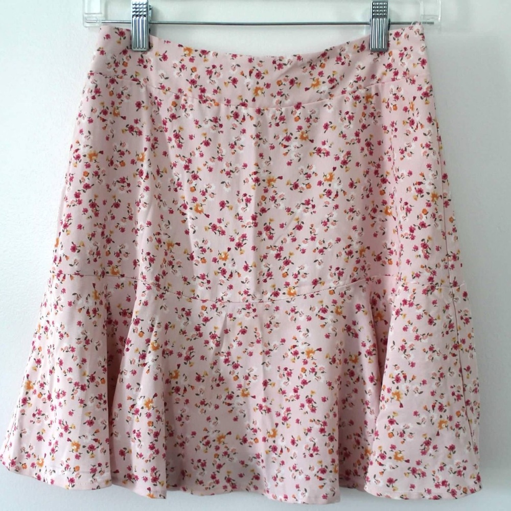 Pink mini floral skirt